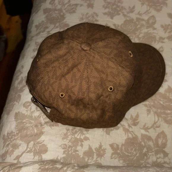 Micheal Kors Hat - Picture 6 of 9